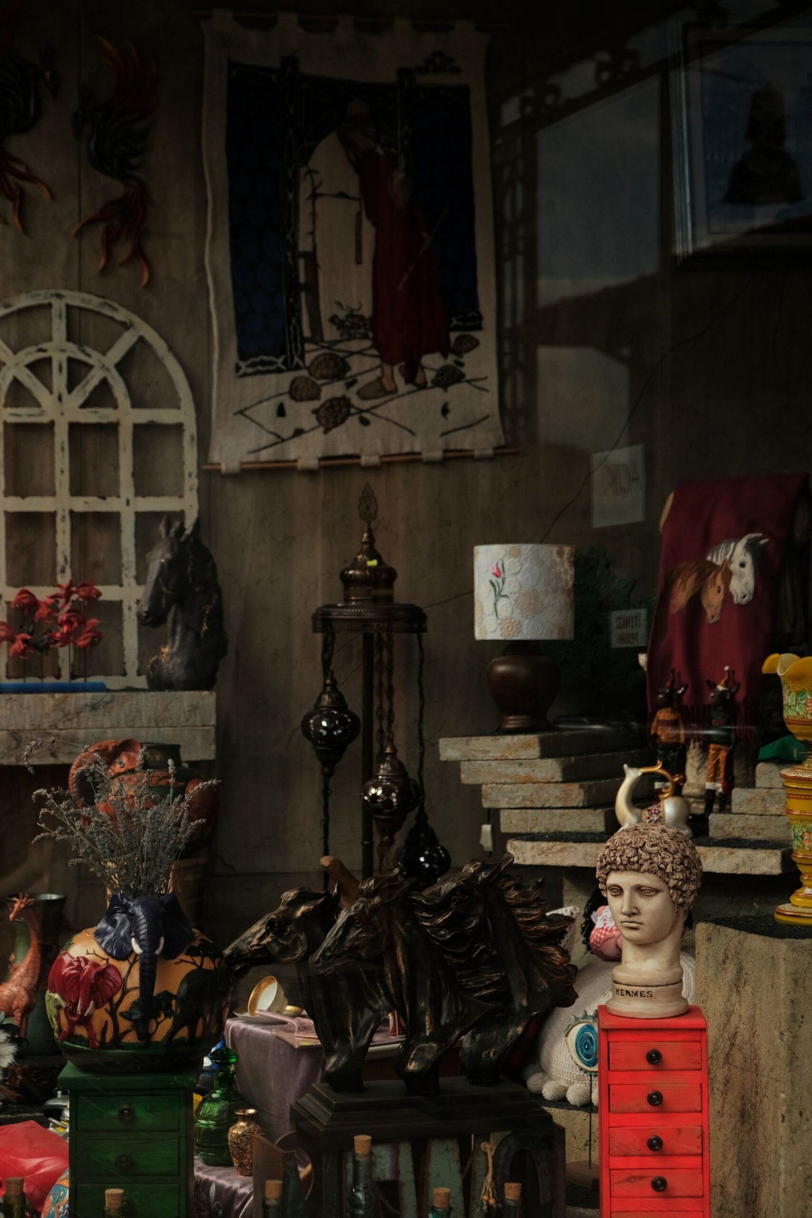 Interieur van een antiekwinkel